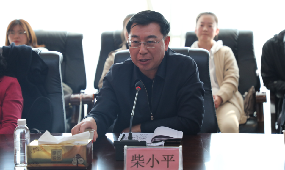 在简单回顾榆林兰炭的发展历程之后,柴局长指出,广大民营企业家积极